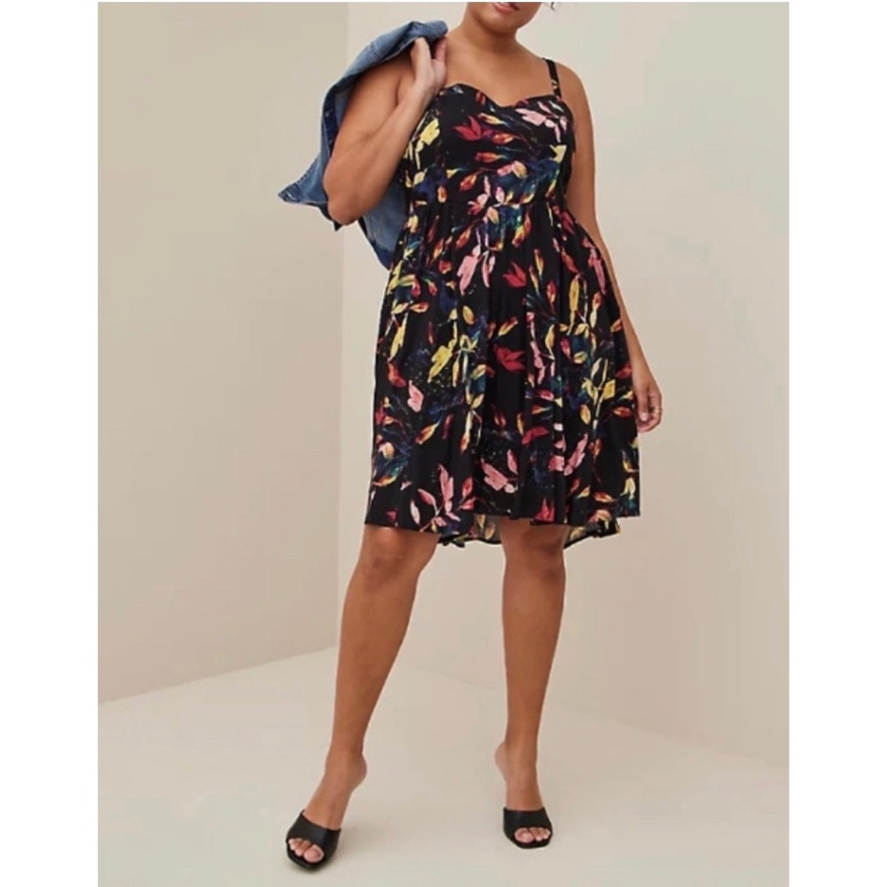 Torrid Size 2 Plus Floral Fit & Flare Dress Black Adjustable Straps NWT Tropical